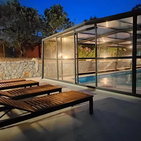 Dom wakacyjny Naturiste Dacaniro Avec Piscine Chauffee Pres De Cahors *