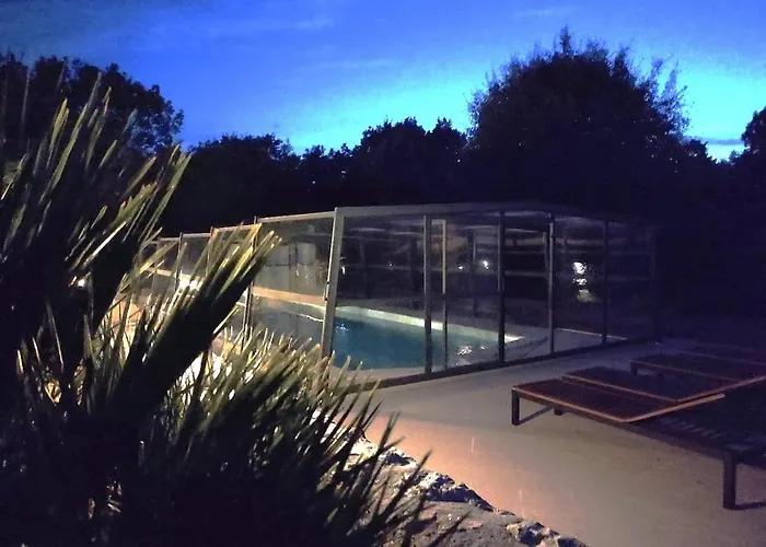 Dom wakacyjny Naturiste Dacaniro Avec Piscine Chauffee Pres De Cahors *