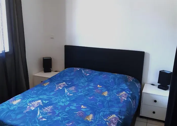 Holiday home Naturiste Dacaniro Avec Piscine Chauffee Pres De Cahors Bellefont-la Rauze